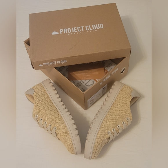 Project Cloud Paisley A Women's Foam Sneaker Vegan Leather Size 7 EUC with Box - Picture 7 of 13